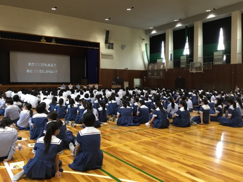 卒業生による講演会.JPG