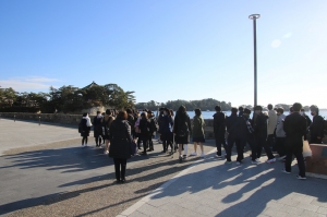 松島集合写真前.JPG